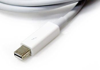 Thunderbolt Cable on Using The Thunderbolt Cable Thunderbolt And The Thunderbolt Logo Are